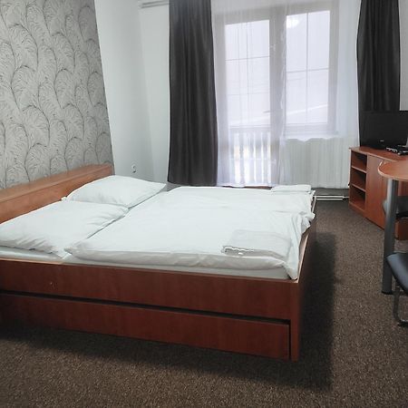 Horsky Hotel Eva Svätý Jur Habitación foto